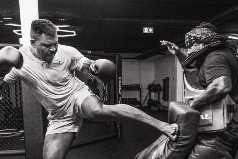 Le PFL révèle le plan attendu de Ngannou pour 2025