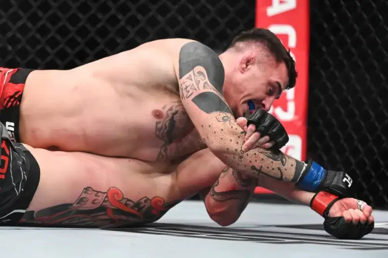Tom Aspinall commente le changement de Dana White dans ses meilleures pensées livre pour livre