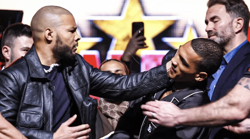 Eubank Jr. gifle Benn avec un œuf