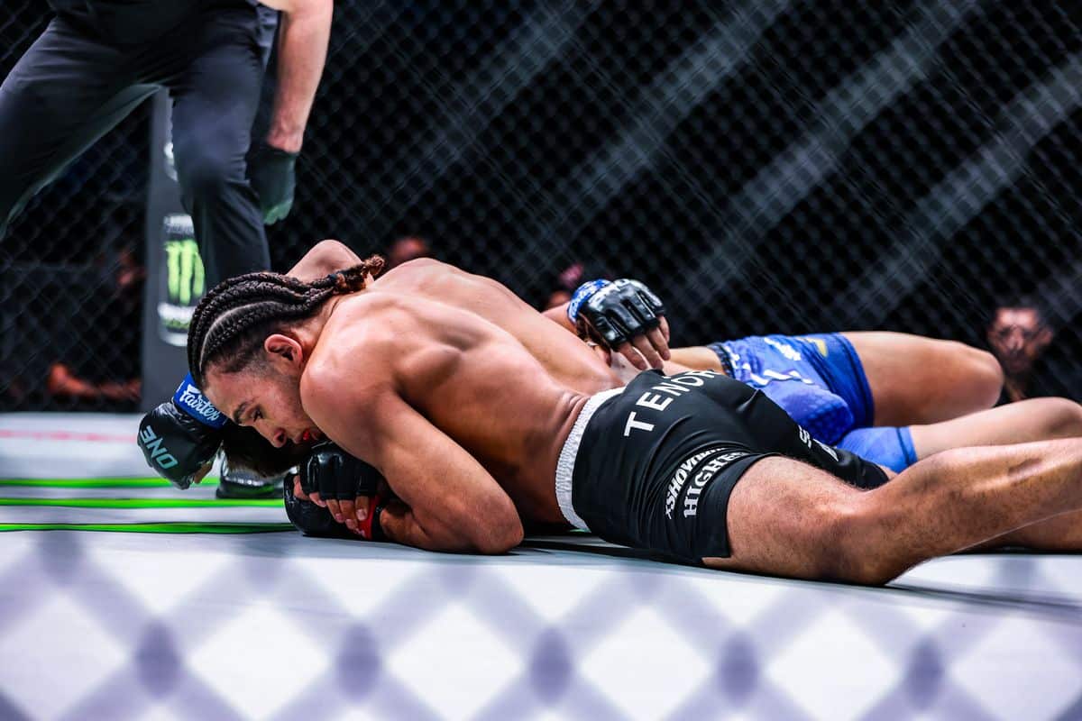BJJ PHENOM KADE RUOTOLO assure la troisième victoire du MMA à un 171