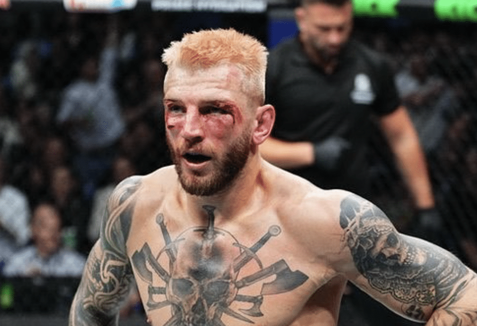 Dan Hooker de Gaethje se bat avec une blessure à la main