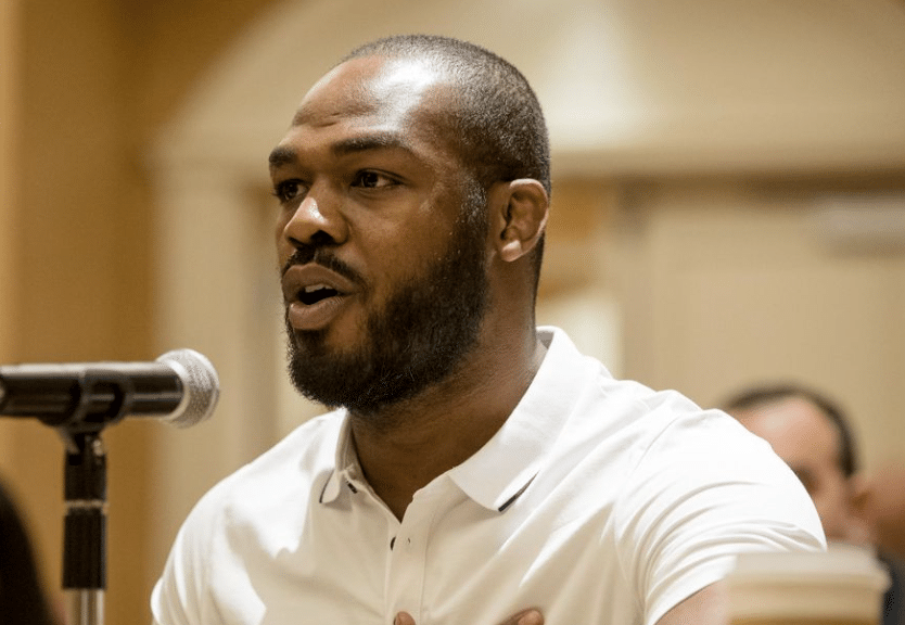 Jon Jones s'associe à Healthcare Reform Group