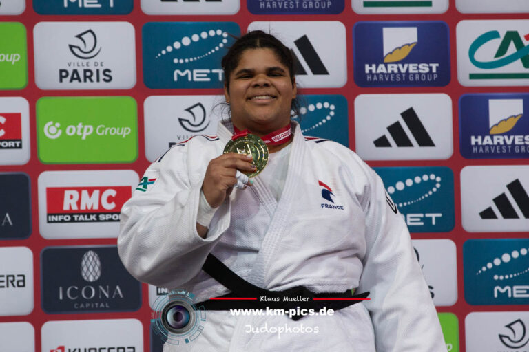 Lea Fontaine apporte l'or de la France dans Accor Arena