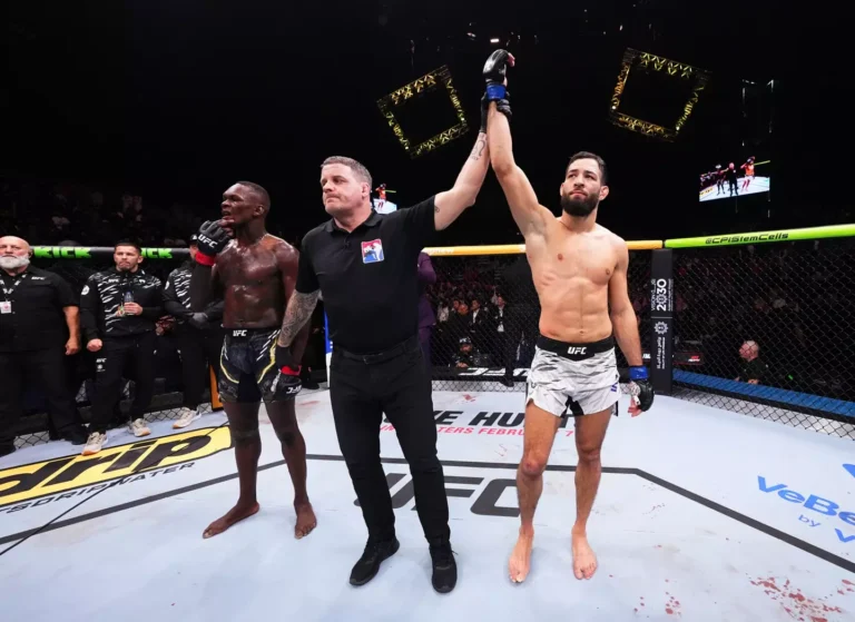 Michael Bisping sur ce qui va arriver pour Israël Adesanya après la perte de l'UFC Saudi Arabie