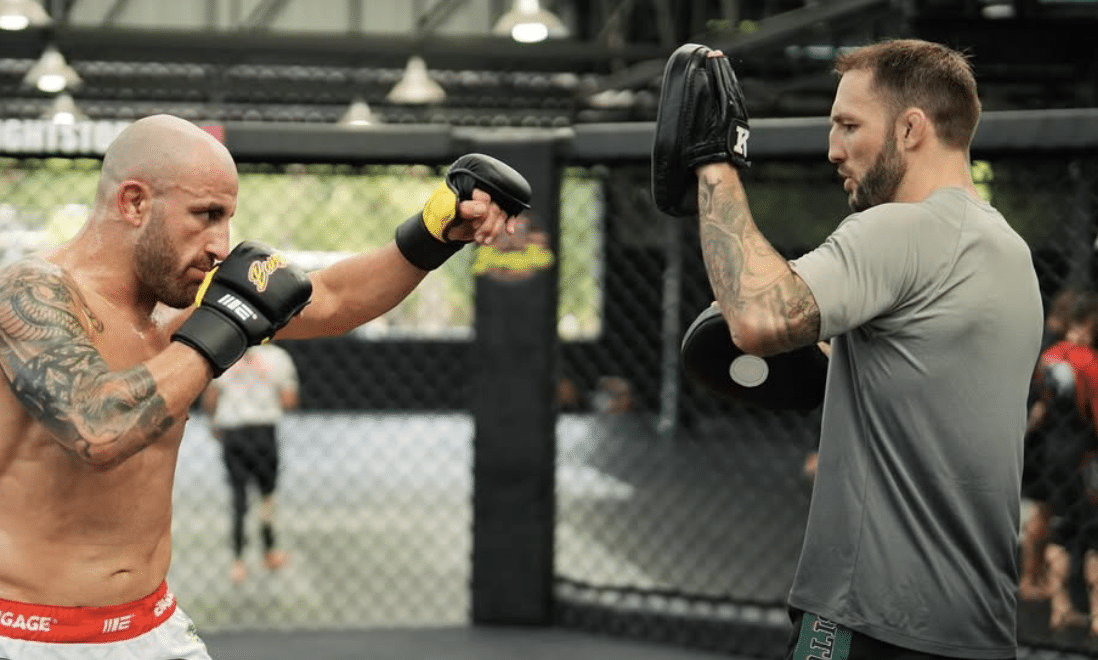 Volkanovski s'entraîner avec l'ancien champion de l'UFC
