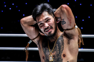 Suakim Sor Jor Tongprajin Komawut FA Group un vendredi combat 100 16