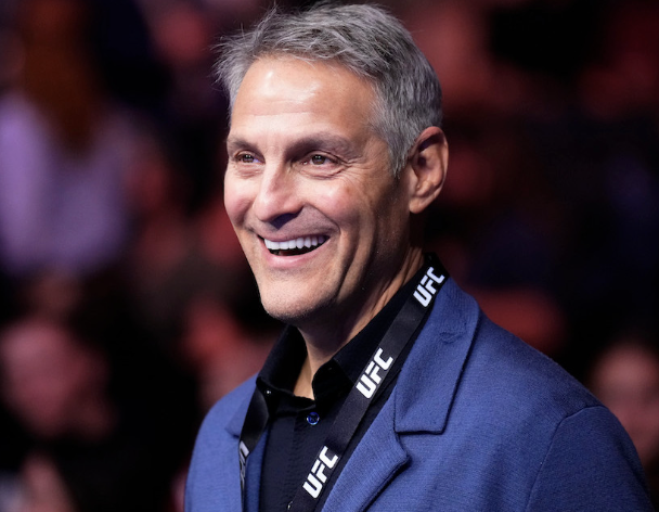 Ari Emanuel vend 176 millions de dollars en actions en entreprise au milieu de la privatisation