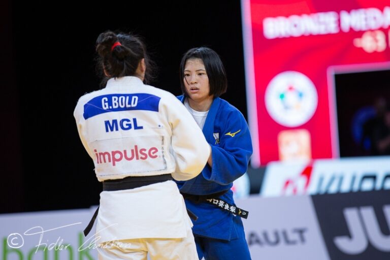 Le champion asiatique Kirari Yamaguchi brille d'or à Tashkent