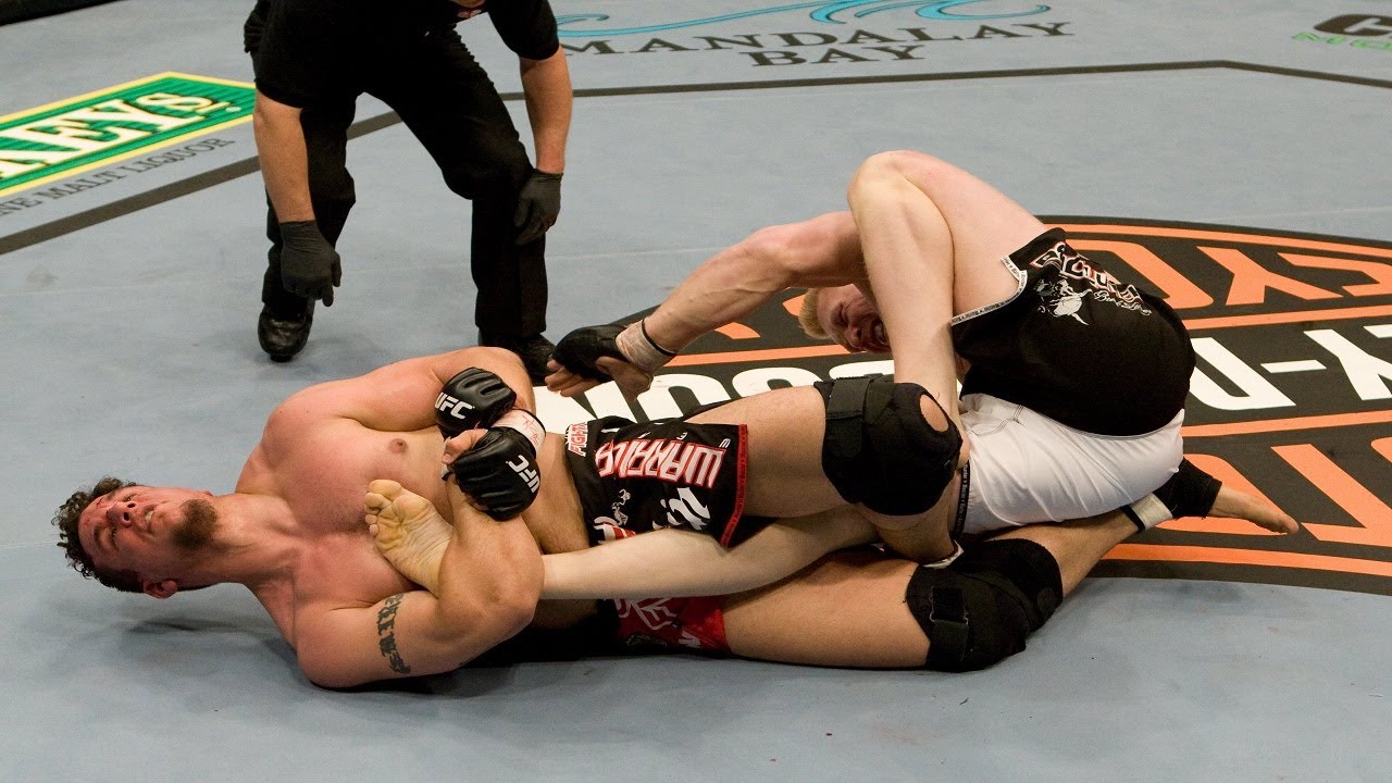 Le vétéran de l'UFC, Frank Mir, aborde la chirurgie vertébrale récente