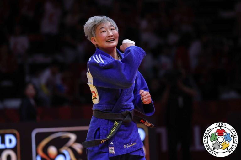 Narantssetseg ganbaatar de retour avec de l'or après trois ans de repêchage