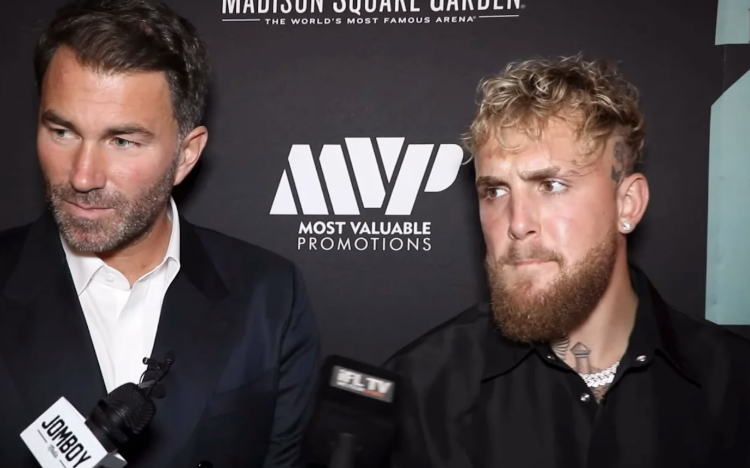 Hearn et Paul réglaient leur procès