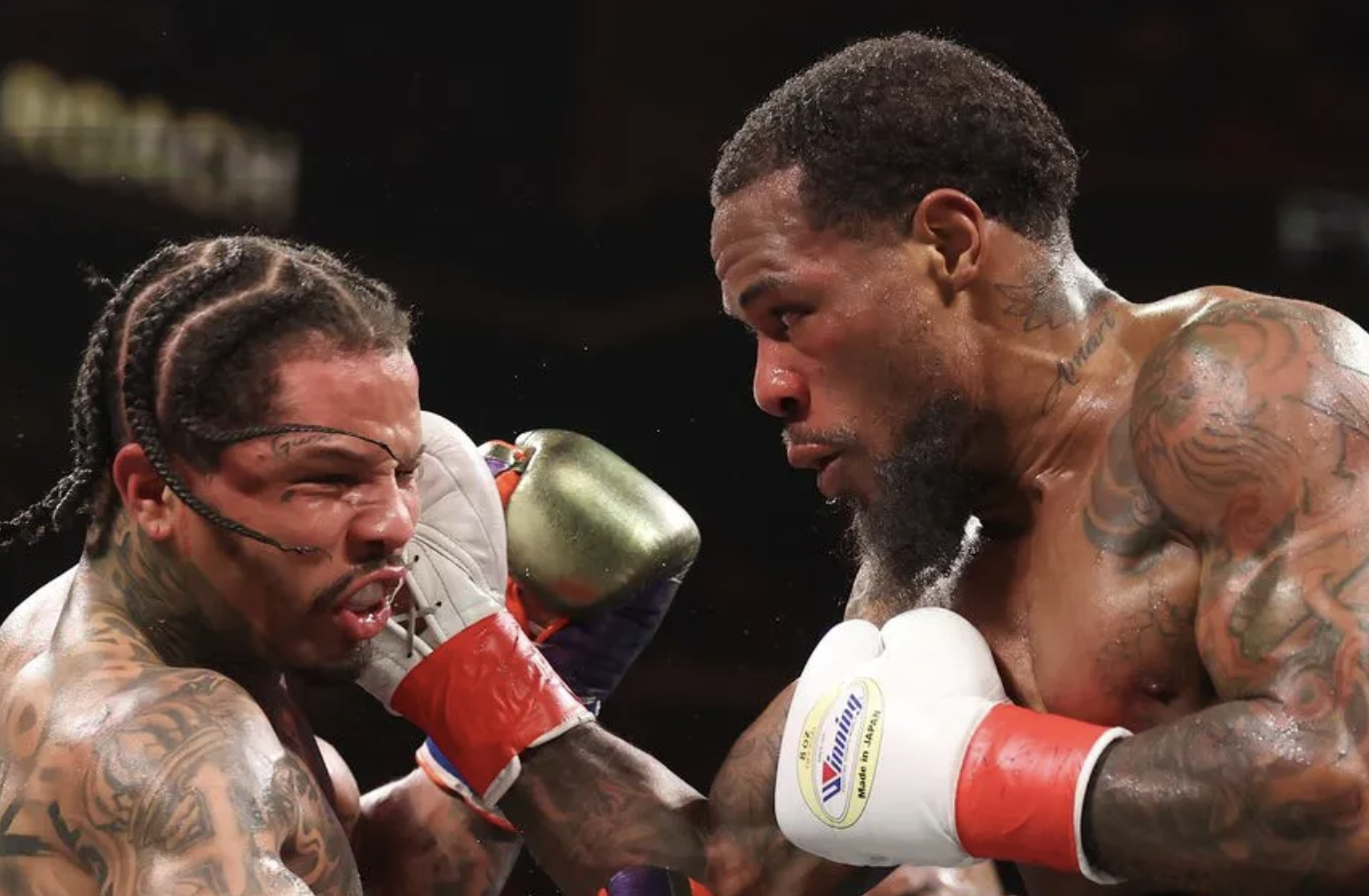 Lamont Roach frappe aux critiques