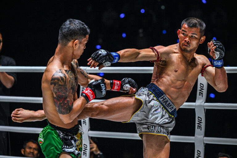 Regardez les pesées et les tests d'hydratation pour une nuit de combat 31: Kongthoranee Vs. Nong-O II
