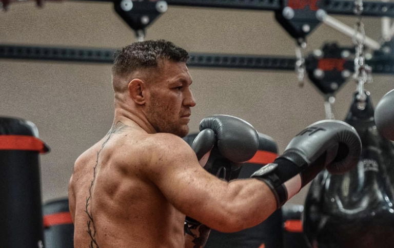 Conor appelé pour un match de boxe