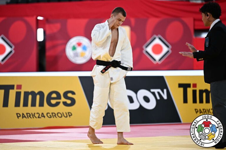 Danil Lavrentev se dirige vers l'or