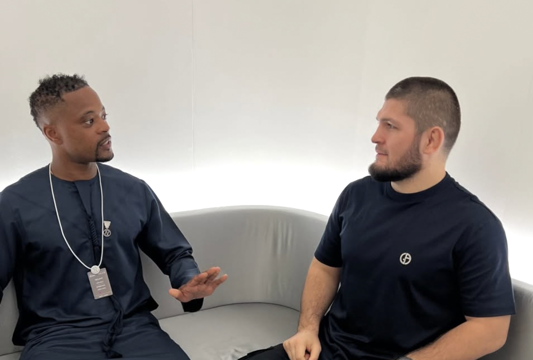 Khabib Nurmagomedov propose de former l'ancienne star du football