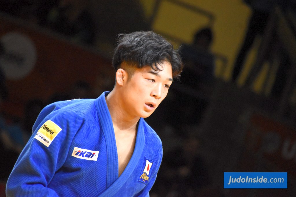 Les champions olympiques Abe et Nagase oublient de prendre des médailles dans des ressortissants japonais
