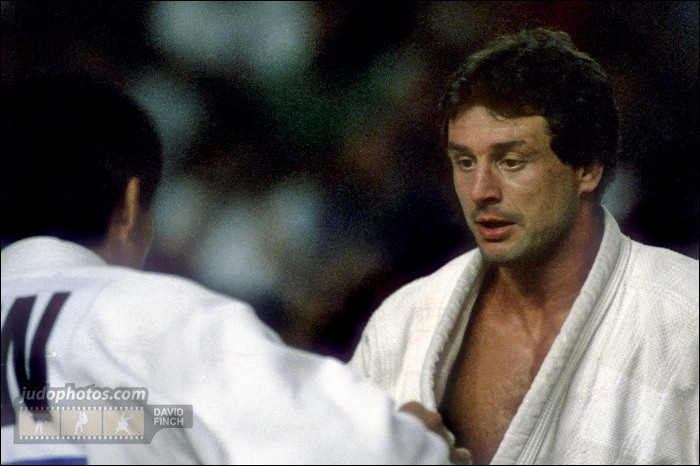 Vladimir Dgebuadze a été arrêté par Joaquin Ruiz aux mondes 1991