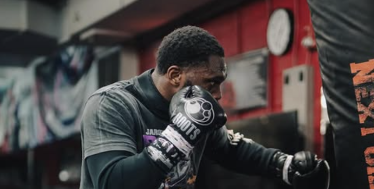 Ennis n&rsquo;attendra pas beaucoup plus longtemps pour le combat contre Ortiz