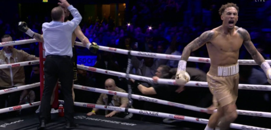 Whittaker arrête Cameron à l'intérieur de deux tours