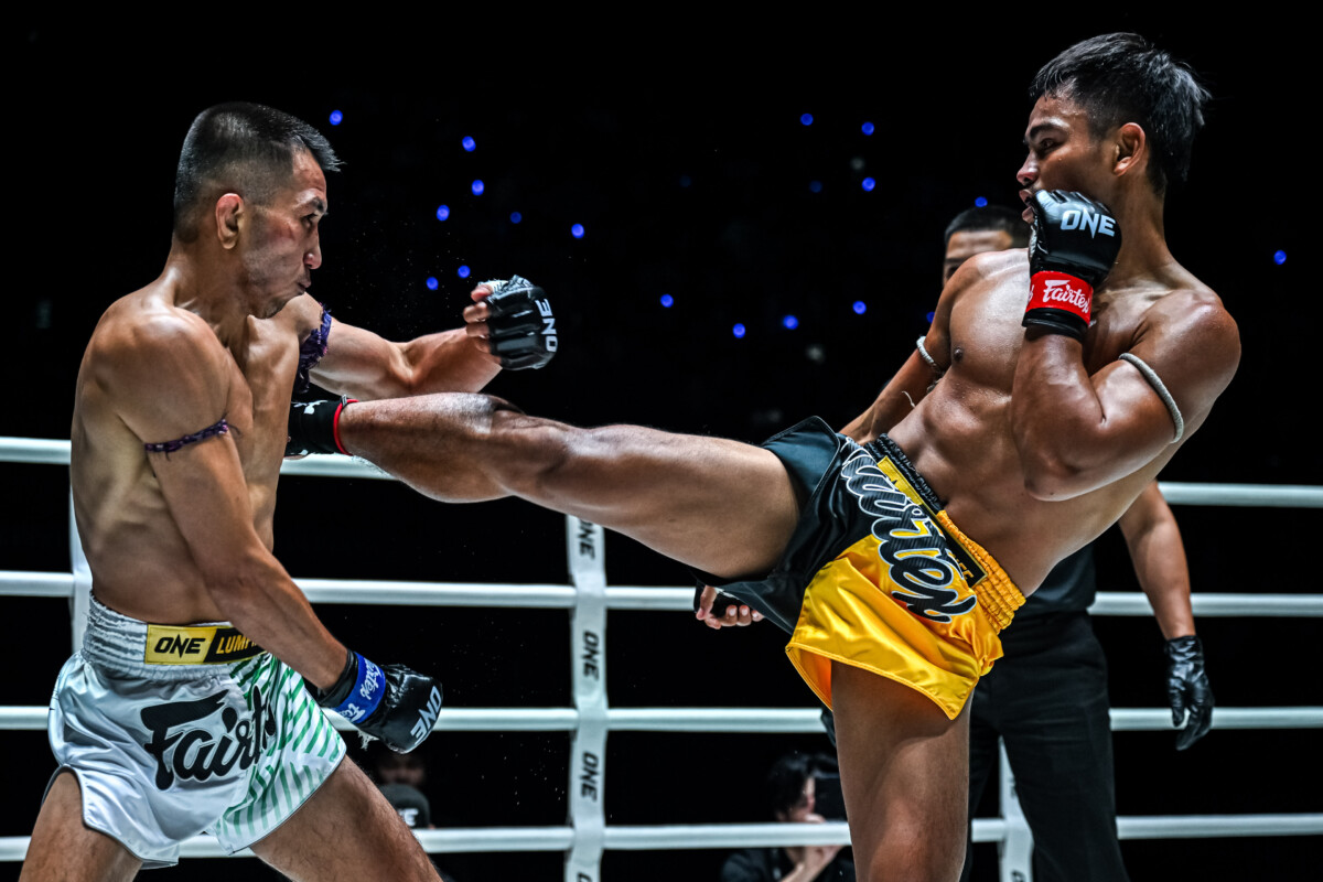 Saksri Superlek Muaythai Kayasit por prachansi Un vendredi combat 107 40