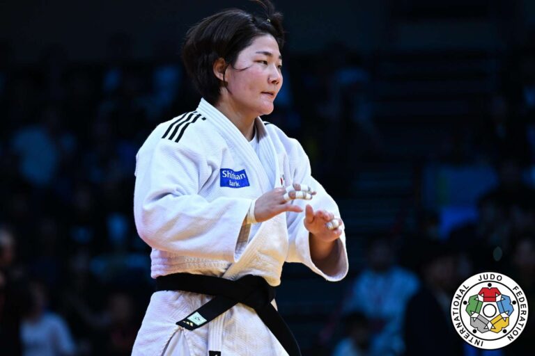 2023 Champion du monde junior Kim Minju remporte le premier Grand Chelem