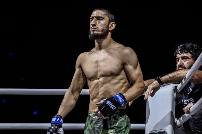5 choses à savoir sur le concurrent du MMA léger invaincu Alibeg Rasulov