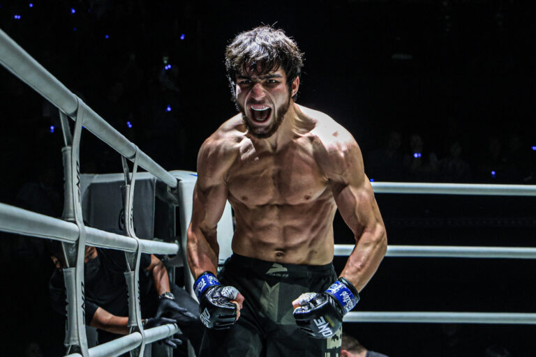 «  Je n'ai pas peur de perdre '' – MMA PHENOM DZHABIR DZHABRAILOV dit que l'état d'esprit est la clé de son dossier invaincu