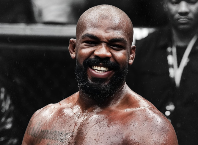 Jon Jones brise son silence