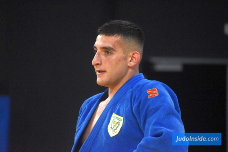 L'équipe de judo de Chypre visant des médailles record de transport aux matchs des petits États