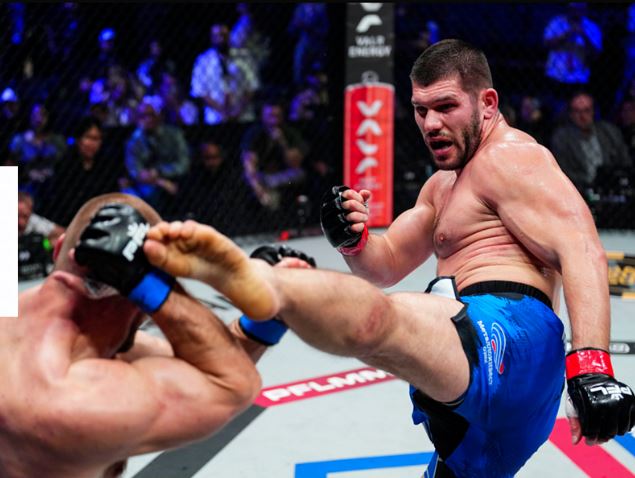 La victoire de décision controversée de Valentin Moldavsky contre Sergey Bilostenniy à PFL à Orlando