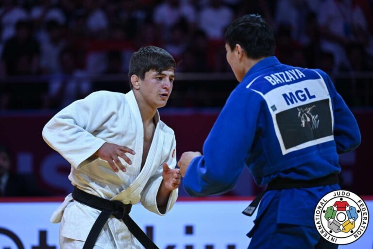 Muhiddin Asadulloev offre au Tadjikistan une autre médaille d'or