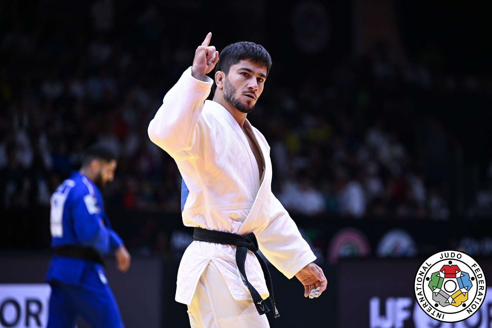 Party pour le Tadjikistan avec trois médaillés sur le podium U66KG