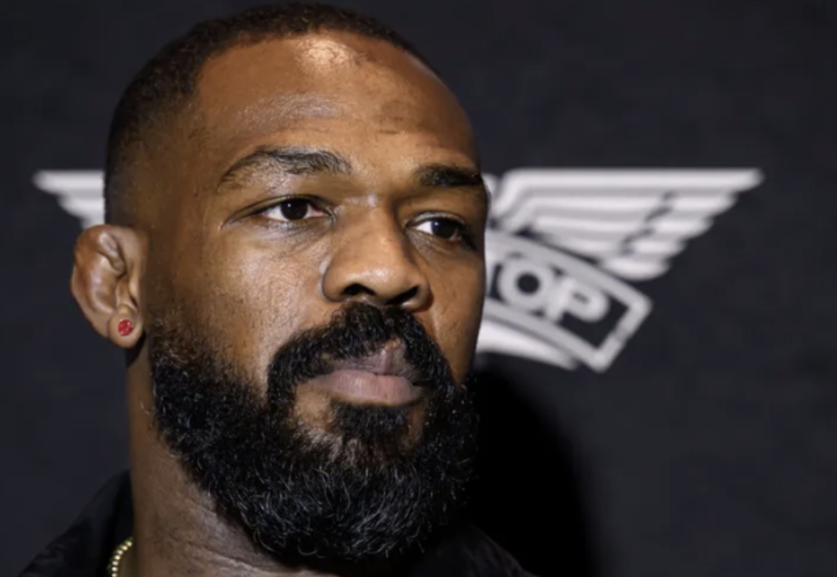 Jon Jones blâme l'UFC sur le drame de combat aspinall