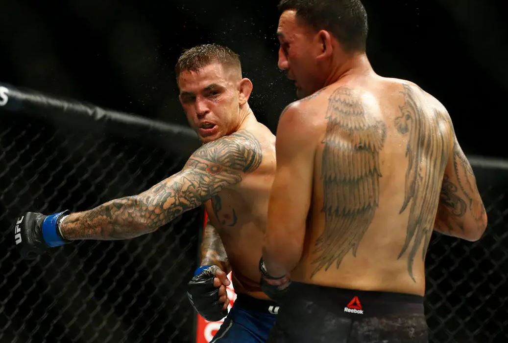 Le rappeur Lil 'Wayne a confirmé pour rejoindre Dustin Poirier pour la marche finale de l'UFC Octogone