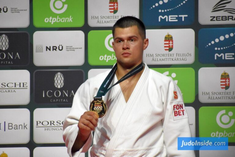 Matvey Kanikovskiy propose l'entraîneur Khabachirov Second Gold cette semaine