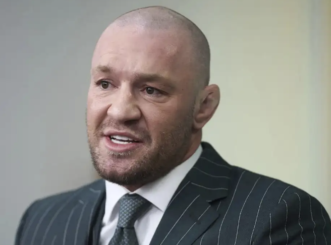 McGregor élimine l'homme dans un club d'Ibiza