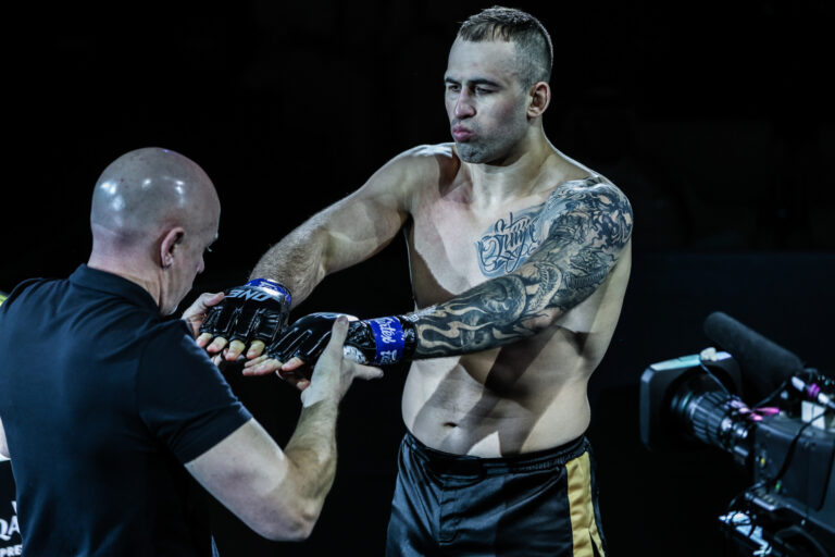 «  C'est une excellente opportunité '' – Kirill Grishenko est prêt à fermer Ben Tynan lors d'une soirée de combat 34