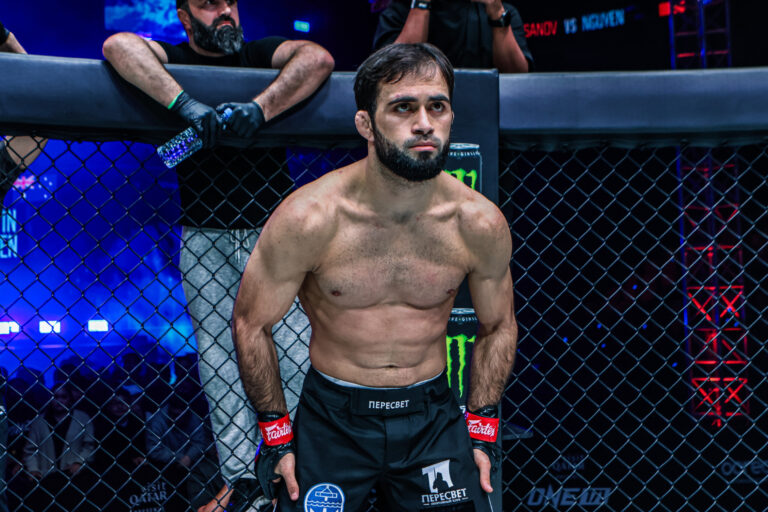 Regardez les pesées et les tests d&rsquo;hydratation pour ONE Fight Night 43 : Tang Vs. Gasanov