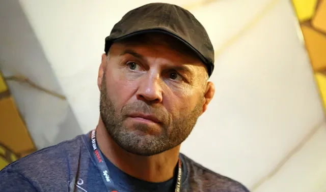 Randy Couture se remettant à la maison après son accident de voiture