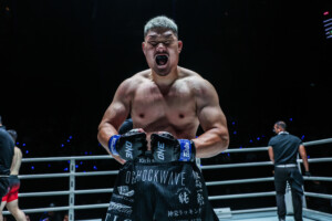 Ryugo Takeuchi Kang Ji a remporté une nuit de combat 34 11
