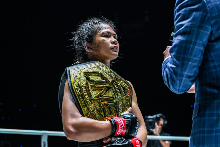 Denice Zamboanga se retire d'une défense du titre mondial de 173 contre Ayaka Miura pour des raisons médicales