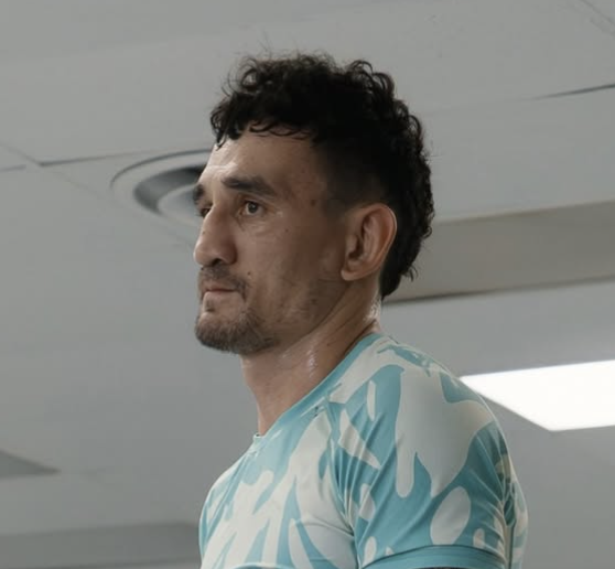Holloway subit une blessure à la main dans sa victoire de Poirier Trilogy