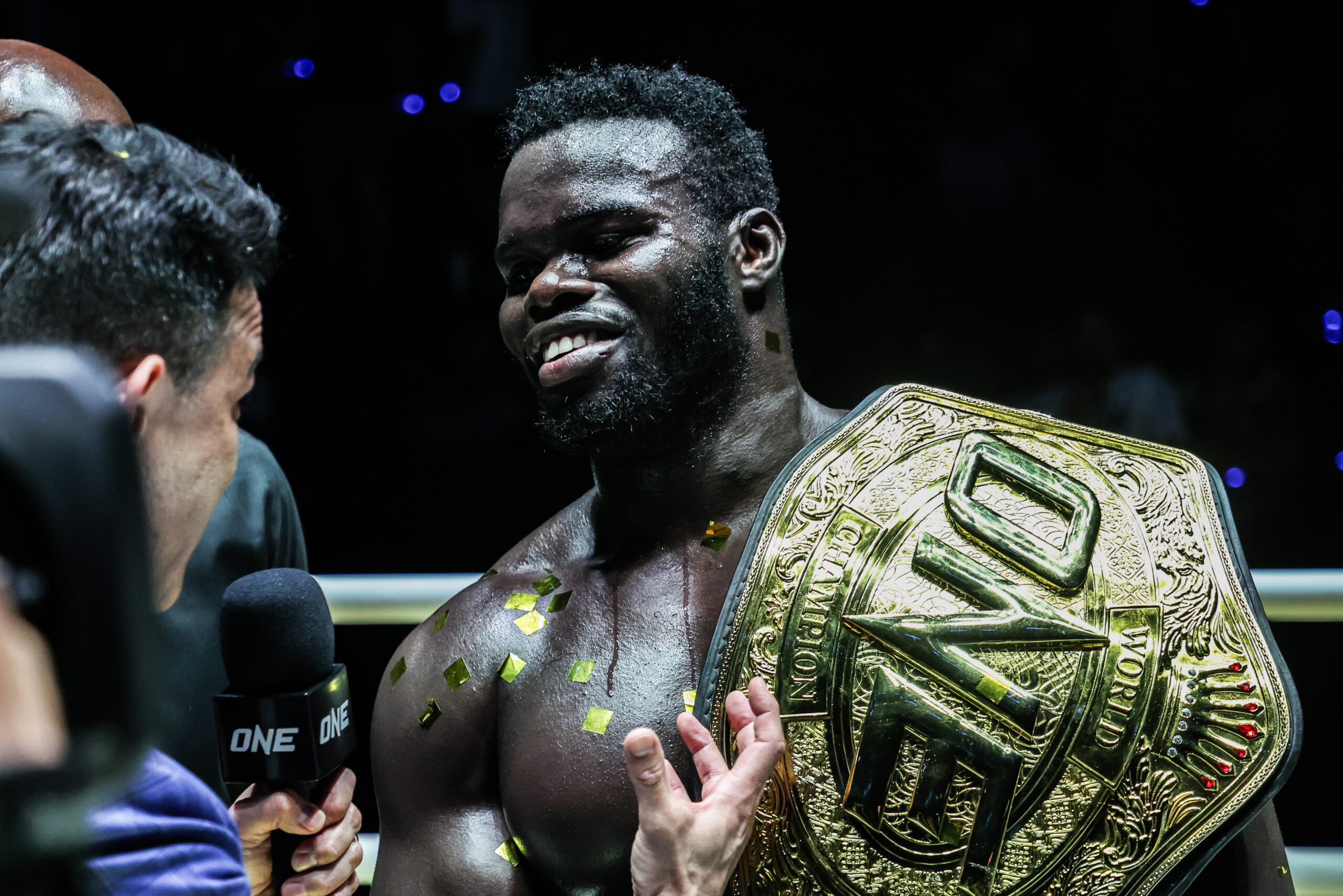 `` Je veux que ma fille sache que son père est un guerrier '' - la nouvelle motivation de Reug Reug en tant que champion du monde et père