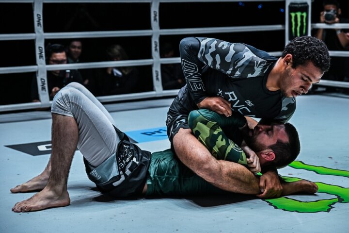 La superstar de grappling Tye Ruotolo se déroule pour un premier champion MMA ses débuts