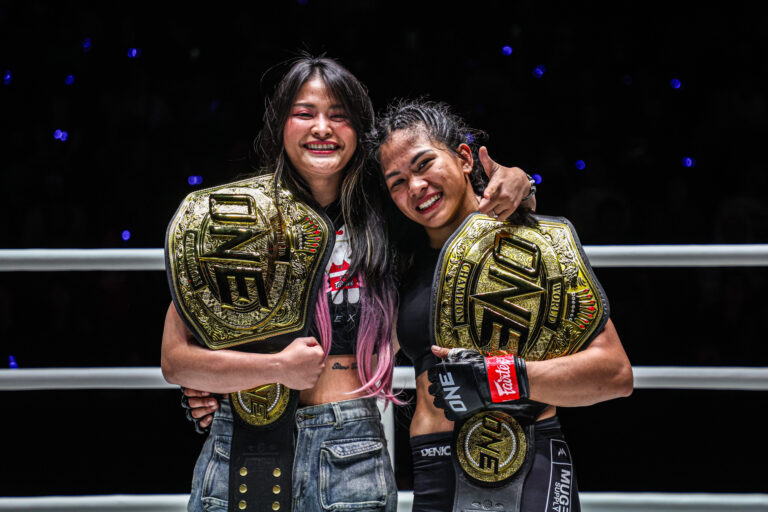 Une histoire complète du championnat du monde MMA des femmes atomiques féminines