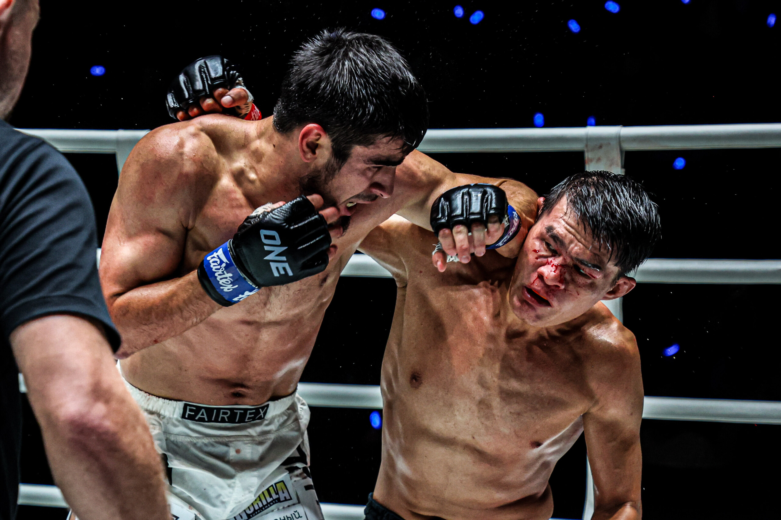 Elbrus Osmanov Saemapetch Fairtex ONE Friday Fights 125 10