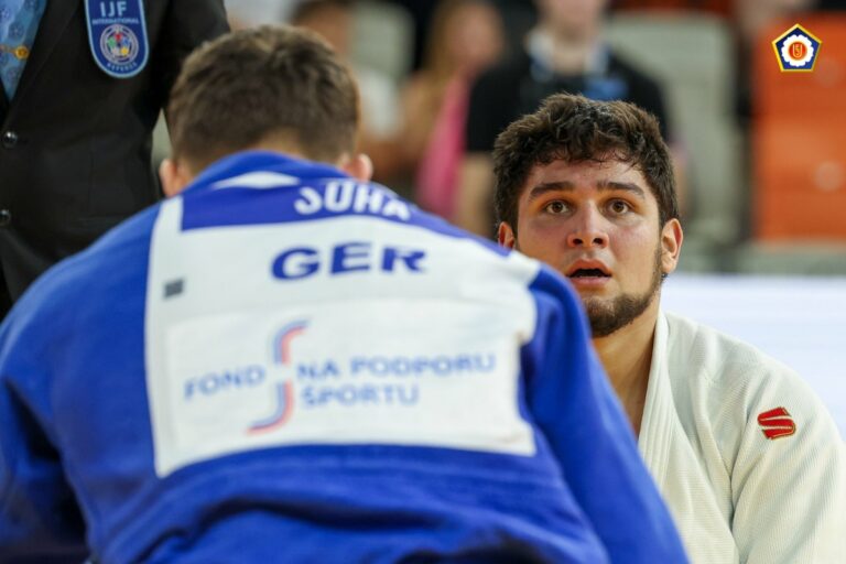 Bislan Katamardov en haut de la journée entière