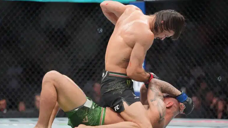 Diego Lopes remporte la victoire TKO sur Jean Silva dans Noche UFC Main Event