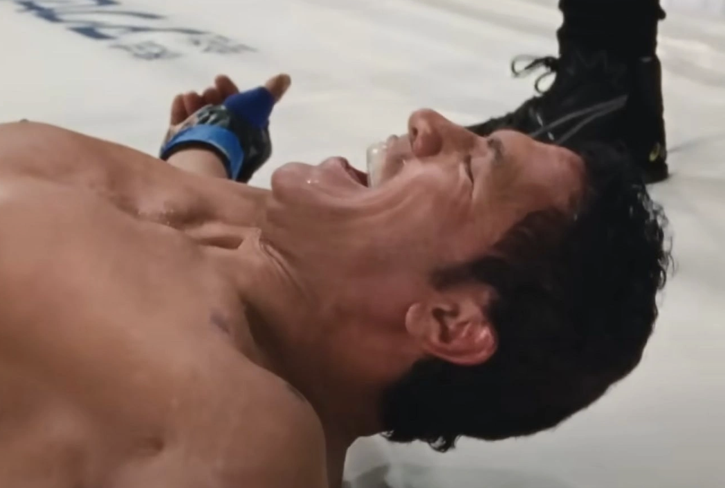 Dwayne Johnson a pris un vrai coup de poing lors du film "The Smashing Machine"